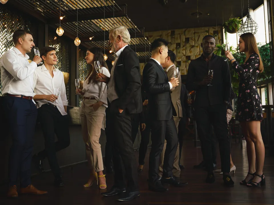 Cocktail d’entreprise organisé au sein d’un espace de travail 