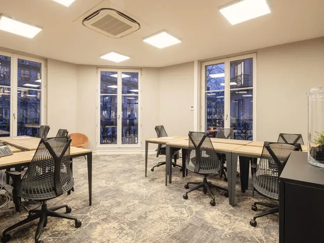 Bureau privé 3 postes à louer 660 EUR/poste - Boulevard de Sébastopol, Paris 3e