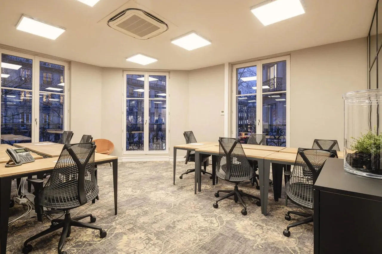 Bureau privé 3 postes à louer 660 EUR/poste - Boulevard de Sébastopol, Paris 3e - photo 1