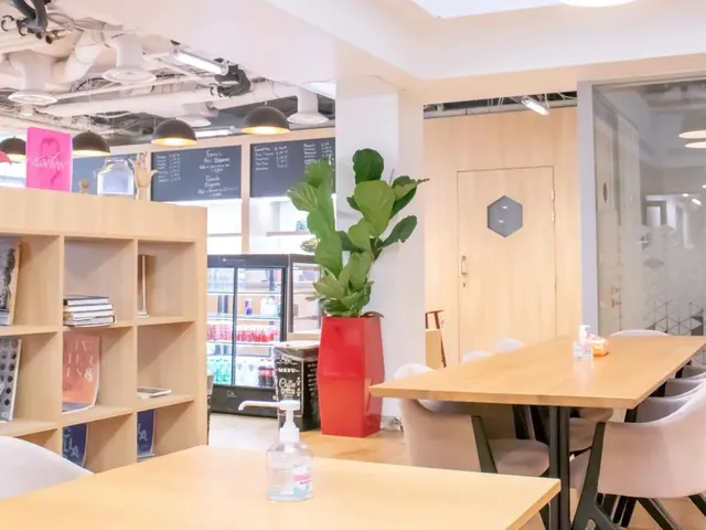 Bureau privé 21 postes à louer - Paris 2e (Bonne Nouvelle) - photo 6