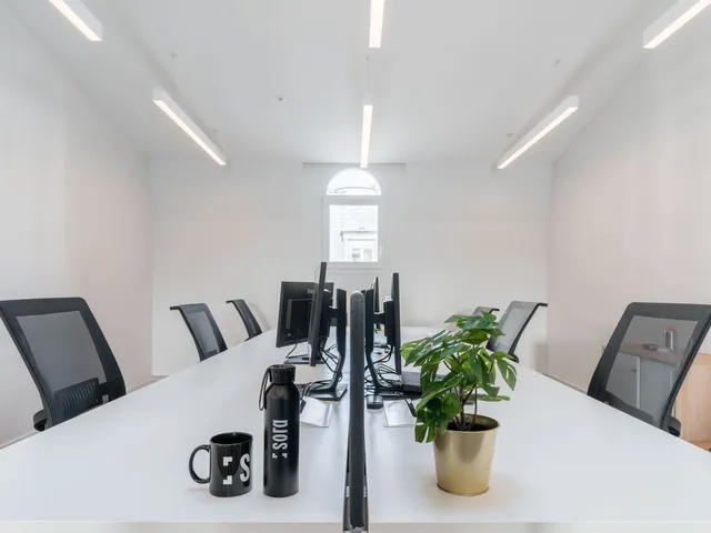 Bureau indépendant 18 postes à louer - Paris 9e (Place de Clichy) - photo 6