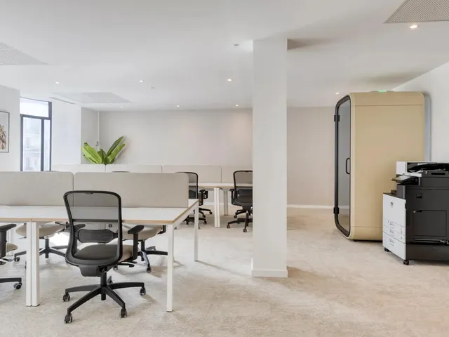 Bureau privatif 48 postes à louer - Paris 8e (Saint-Lazare) - photo 9