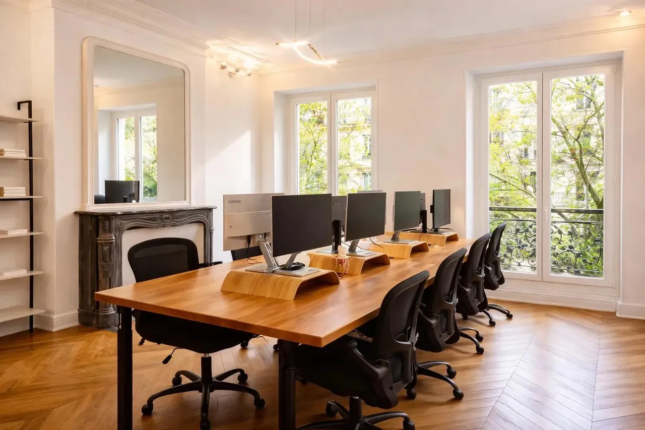Bureau indépendant 26 postes à louer - Paris 3e (Sébastopol) - photo 1