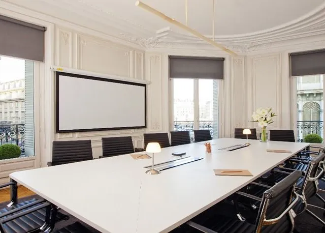 Bureau privé 4 postes à louer - Paris 8e (Rue de Stockholm) - photo 2