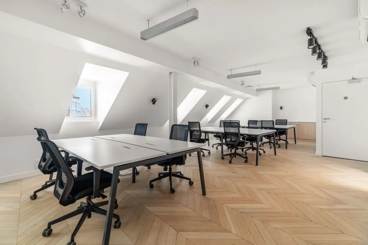 Bureau indépendant 92 postes à louer - Paris 2e (Sentier) - photo 1