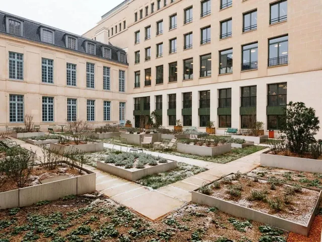 Bureau privé 3 postes à louer - Paris 3e (Archives) - photo 5