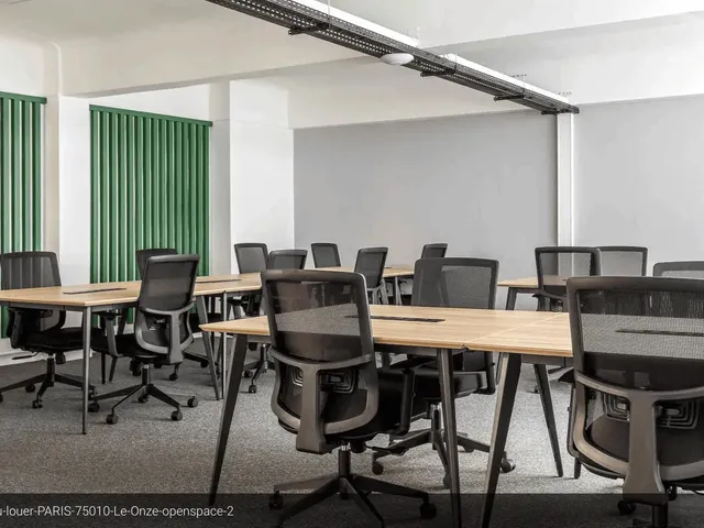 Bureau indépendant 46 postes à louer - Paris 10e (Petites Ecuries) - photo 2