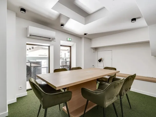 Bureau indépendant 35 postes à louer - Paris 10e (Stalingrad) - photo 10
