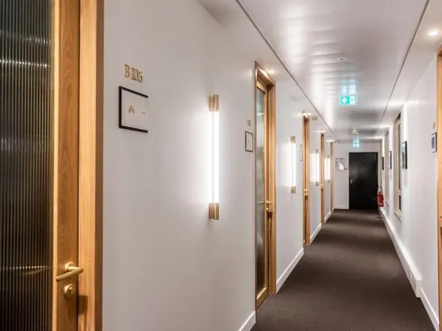Bureau privé 4 postes à louer - Paris 8e (Champs-Élysées) - photo 8