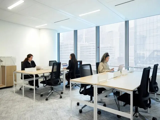 Bureau privé 6 postes à louer - Puteaux (La Défense) - photo 2