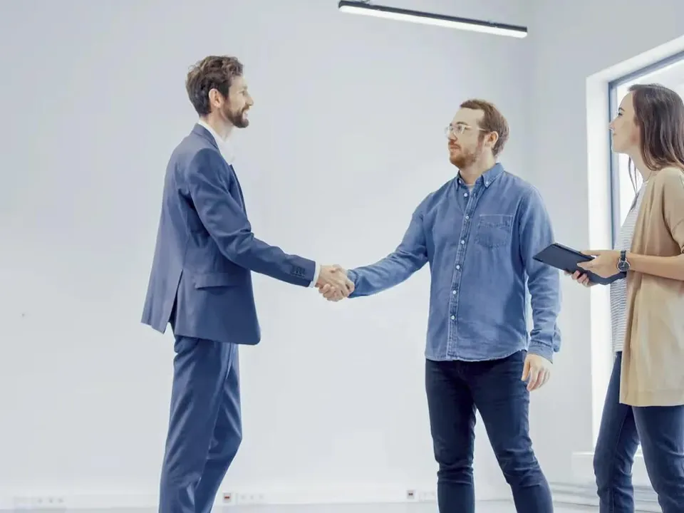 visite de bureaux avec un broker en immobilier d’entreprise