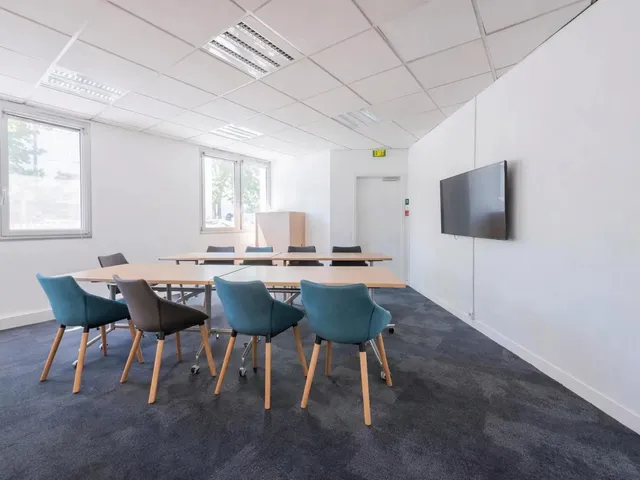 Bureau privé 20 postes à louer - Boulogne Billancourt (Victor Hugo)