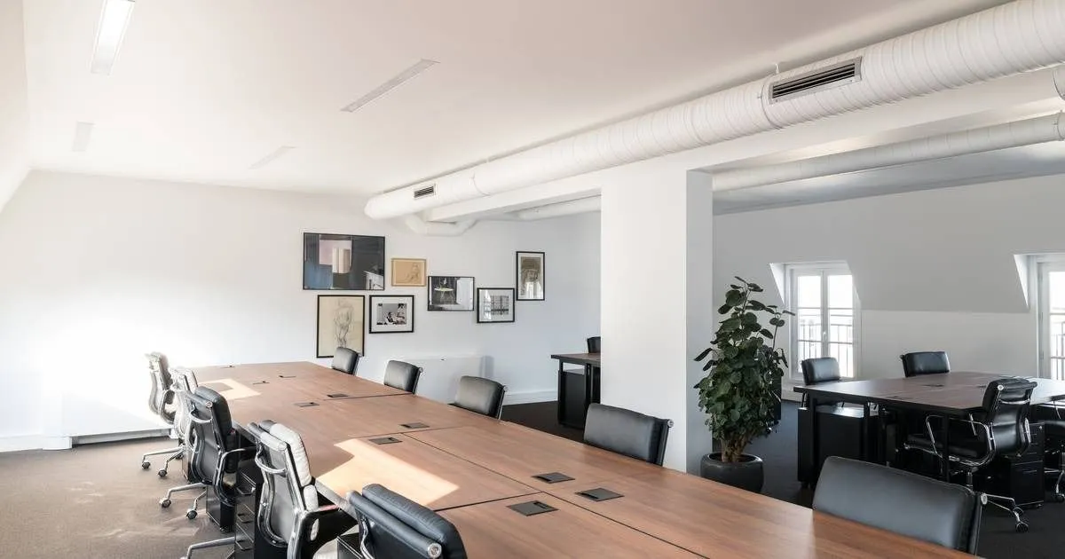 Bureau privé 14 postes à louer - Rue du 4 Septembre, Paris 2e - photo 1