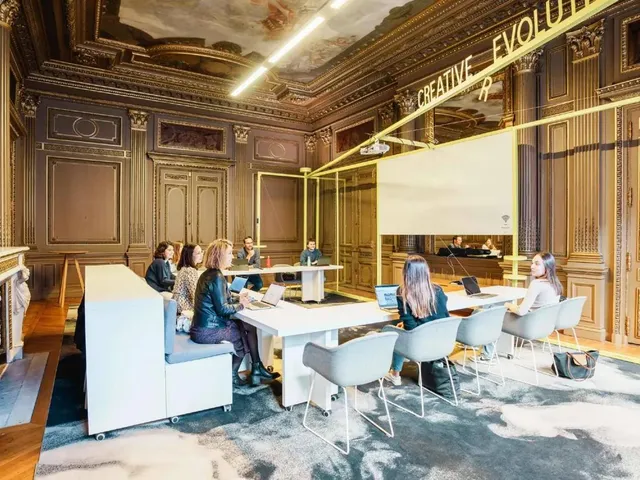 Bureau privé 3 postes à louer - Paris 9e (Saint-Lazare) - photo 8