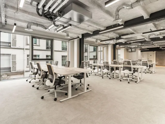 Bureau indépendant 80 postes à louer - Paris 8e (Champs-Élysées)