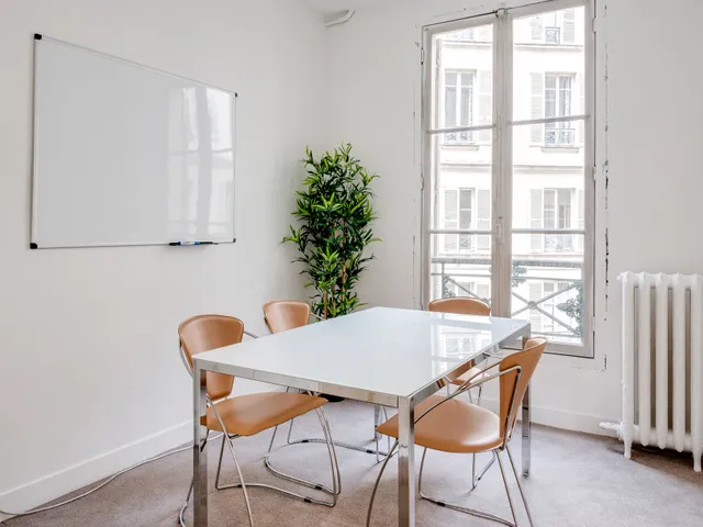 Bureau privé 8 postes à louer - Paris 8e (Saint-Lazare) - photo 4