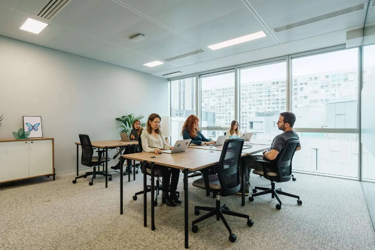 Bureau privé 6 postes à louer - Paris 14e (Maine) - photo 1