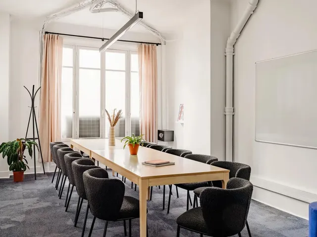 Bureau indépendant 50 postes à louer - Paris 10e (Faubourg Poissonnière) - photo 4
