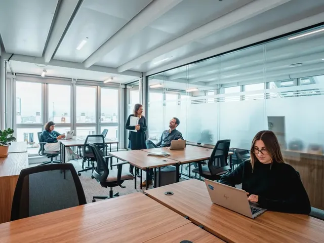 Bureau privé 14 postes à louer - Rue de Tolbiac, Paris 13e - photo 2