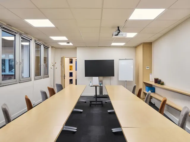 Bureau privé 9 postes à louer - Boulogne Billancourt (Victor Hugo) - photo 2