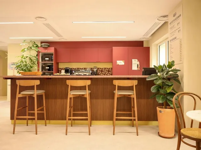 Bureau indépendant 12 postes à louer - Paris 17e (Jadin) - 7 200 €/mois - photo 5