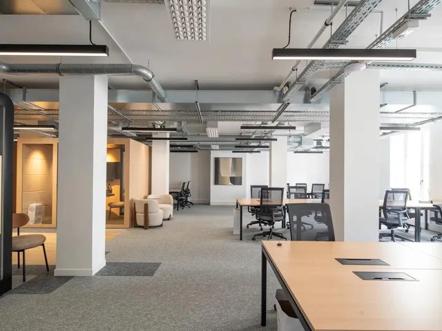 Bureau indépendant 64 postes à louer - Paris 10e (Lucien Sampaix) - photo 3