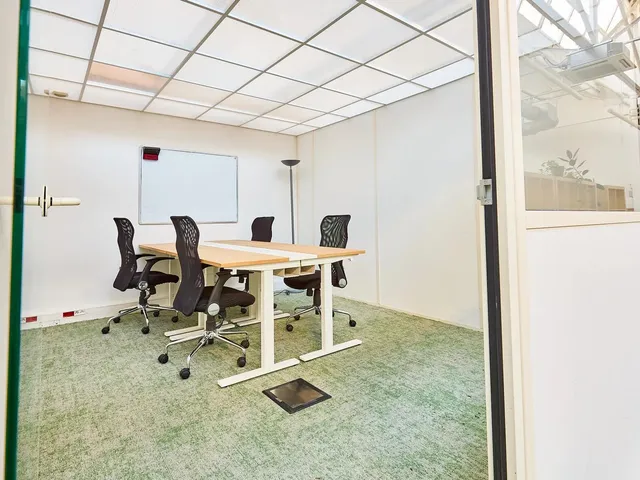 Bureau privé 4 postes à louer - Paris 11e (Chemin Vert) - photo 6
