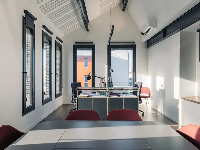 Bureau privé 4 postes à louer - Saint-Ouen-sur-Seine (Pl. Martin Levasseur) - photo 11