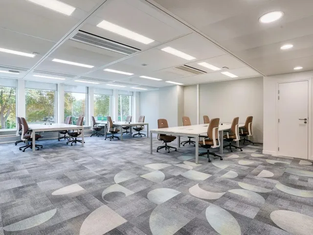 Bureau indépendant 12 postes à louer - Puteaux (La Défense)