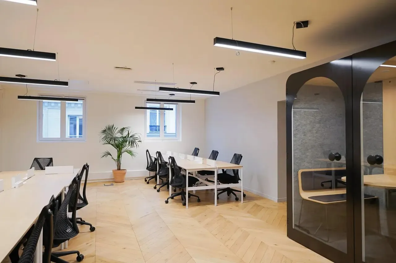 Bureau privé 20 postes à louer - Paris 10e (Petites Écuries) - photo 1