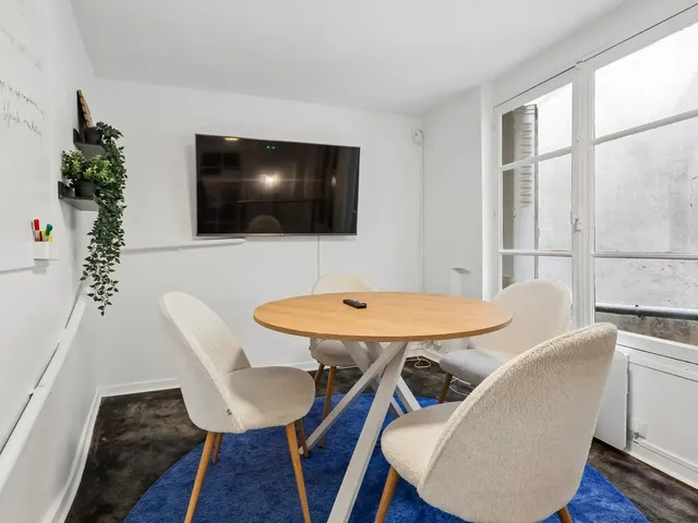 Bureau indépendant 16 postes à louer - Paris 3e (aux Ours) - photo 4