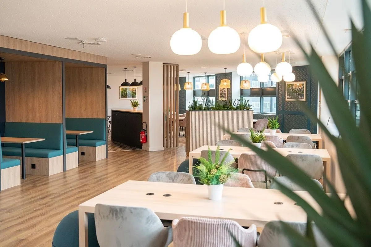 Bureau privé 6 postes à louer - Euralille (Luxembourg) - photo 1