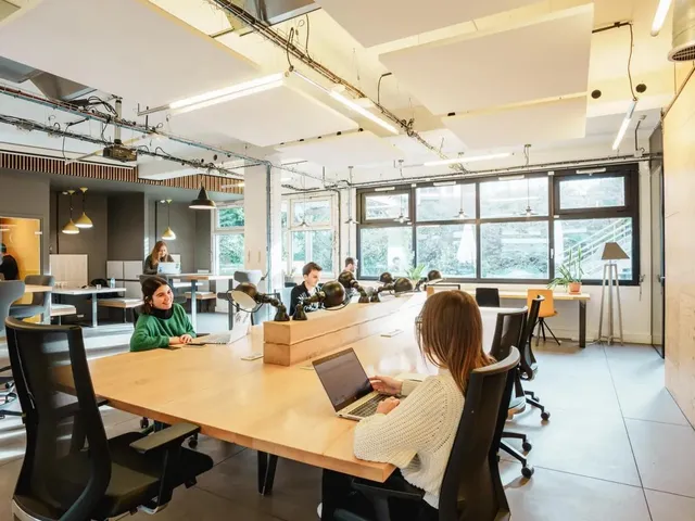 Bureau privé 3 postes à louer - Issy-les-Moulineaux (Camille Desmoulins) - photo 3