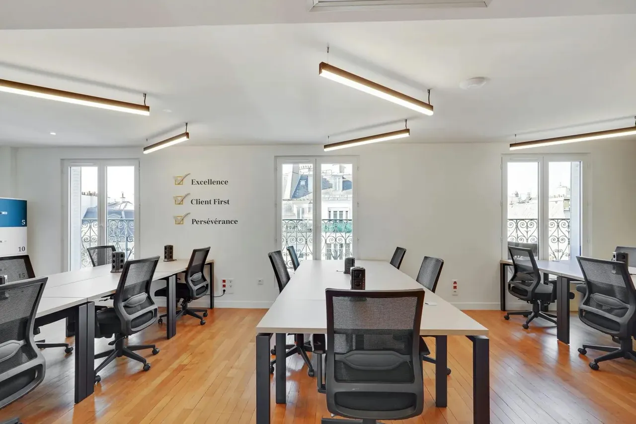 Bureau privatif 10 postes à louer - Paris 8e (Franklin D. Roosevelt) - photo 1