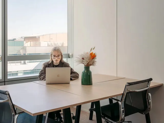 Bureau privé 3 postes à louer - Saint-Denis (Pleyel) - photo 12