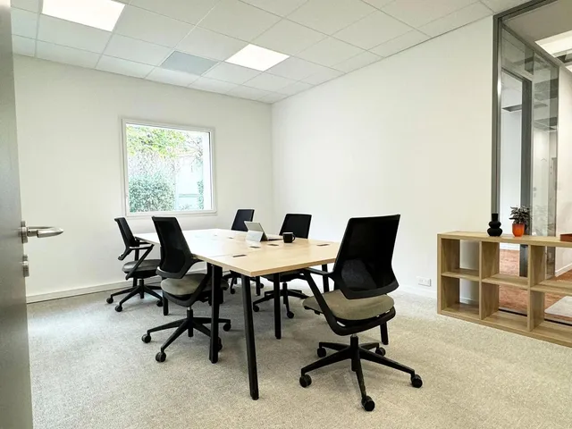 Bureau privé 6 postes à louer - Paris 18e (Ordener)