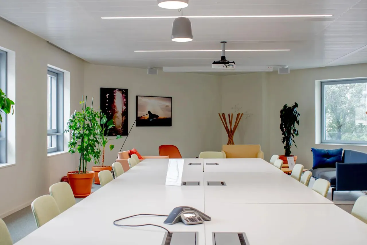 Bureau privé 28 postes à louer - Puteaux (Cours Valmy - Le Belvédère) - photo 1