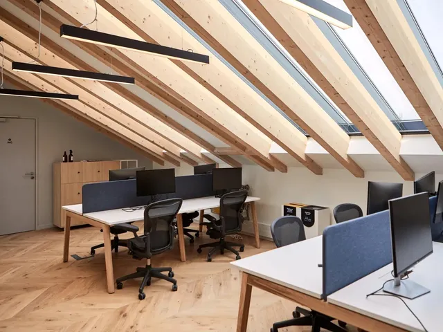Bureau privé 5 postes à louer - Paris 10e (Petites Écuries) - photo 2
