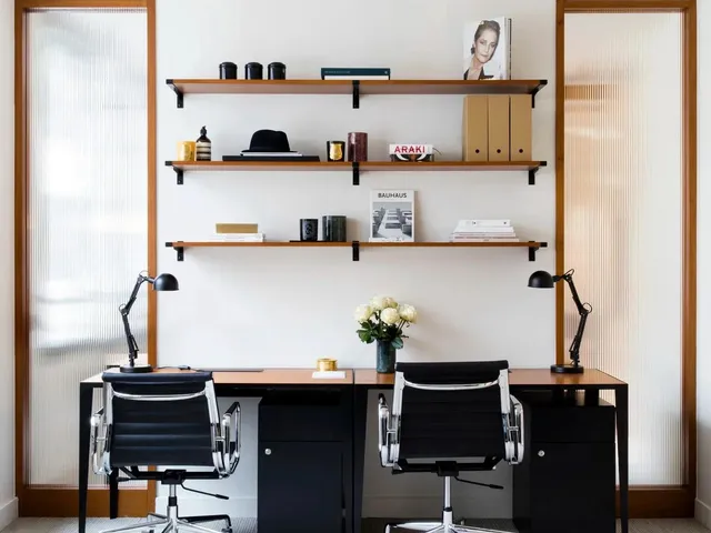 Bureau privé 9 postes à louer - Paris 8e (Cours Albert 1er) - photo 4