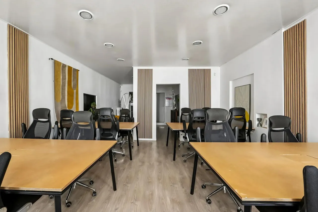 Bureau indépendant 16 postes à louer - Paris 3e (aux Ours) - photo 1