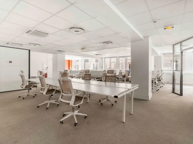 Bureau indépendant 56 postes à louer - Paris 17e (Ternes) - photo 3
