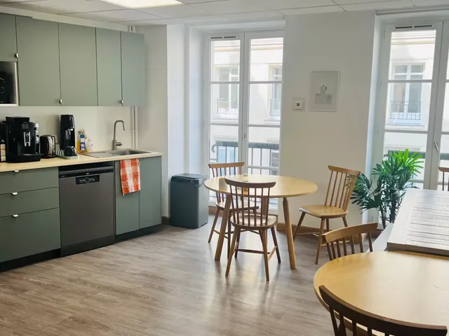 Bureau indépendant 4 postes à louer - Chaussée d'Antin - photo 3