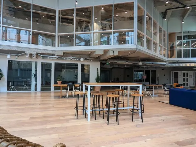 Bureau indépendant 150 postes à louer - Paris 17e (Pereire) - photo 8