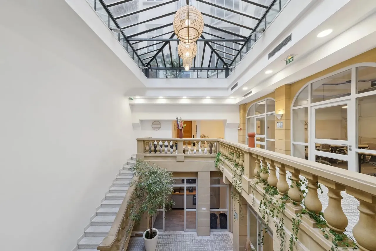 Bureau privatif 36 postes à louer - Paris 8e (Rue Louis Murat) - photo 1