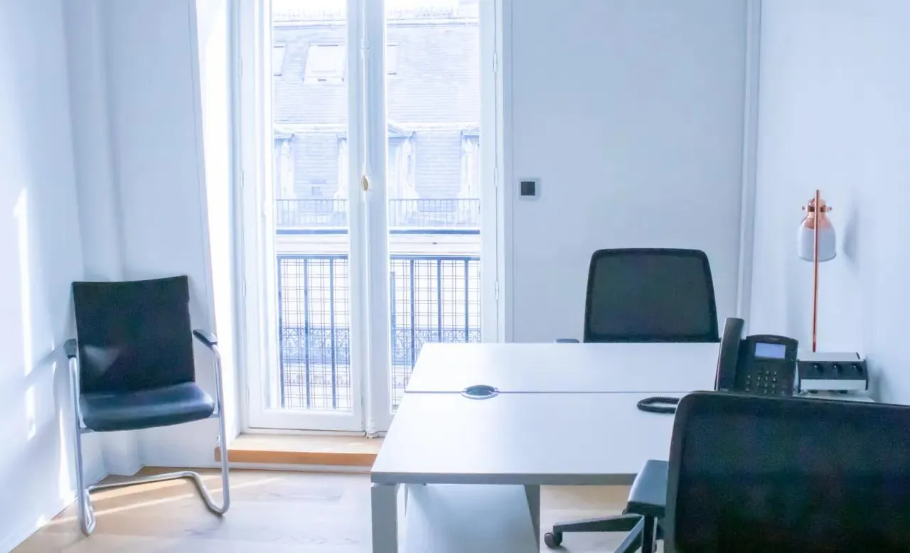 Bureau privé 3 postes à louer - Paris 9e (Opéra Garnier) - photo 1