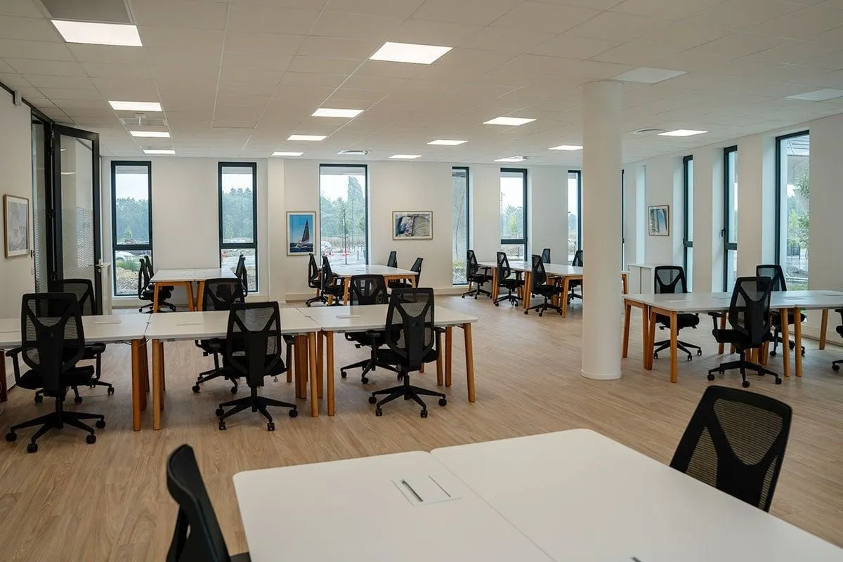 Bureau privé 2 postes à louer - Cesson-Sevigne (Champs-Blancs) - photo 1