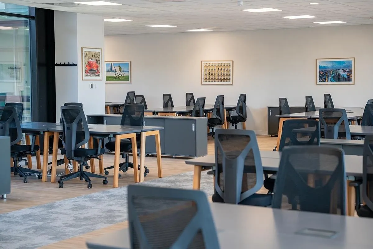 Bureau privé 11 postes à louer - Sophia Antipolis (Route des Dolines) - photo 1