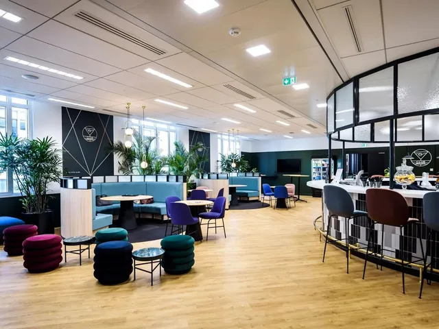 Bureau privé 22 postes à louer - Paris 12e (Traversière) - photo 6