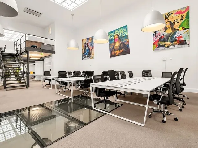 Bureau indépendant 98 postes à louer - Paris 10e (Strasbourg) - photo 2
