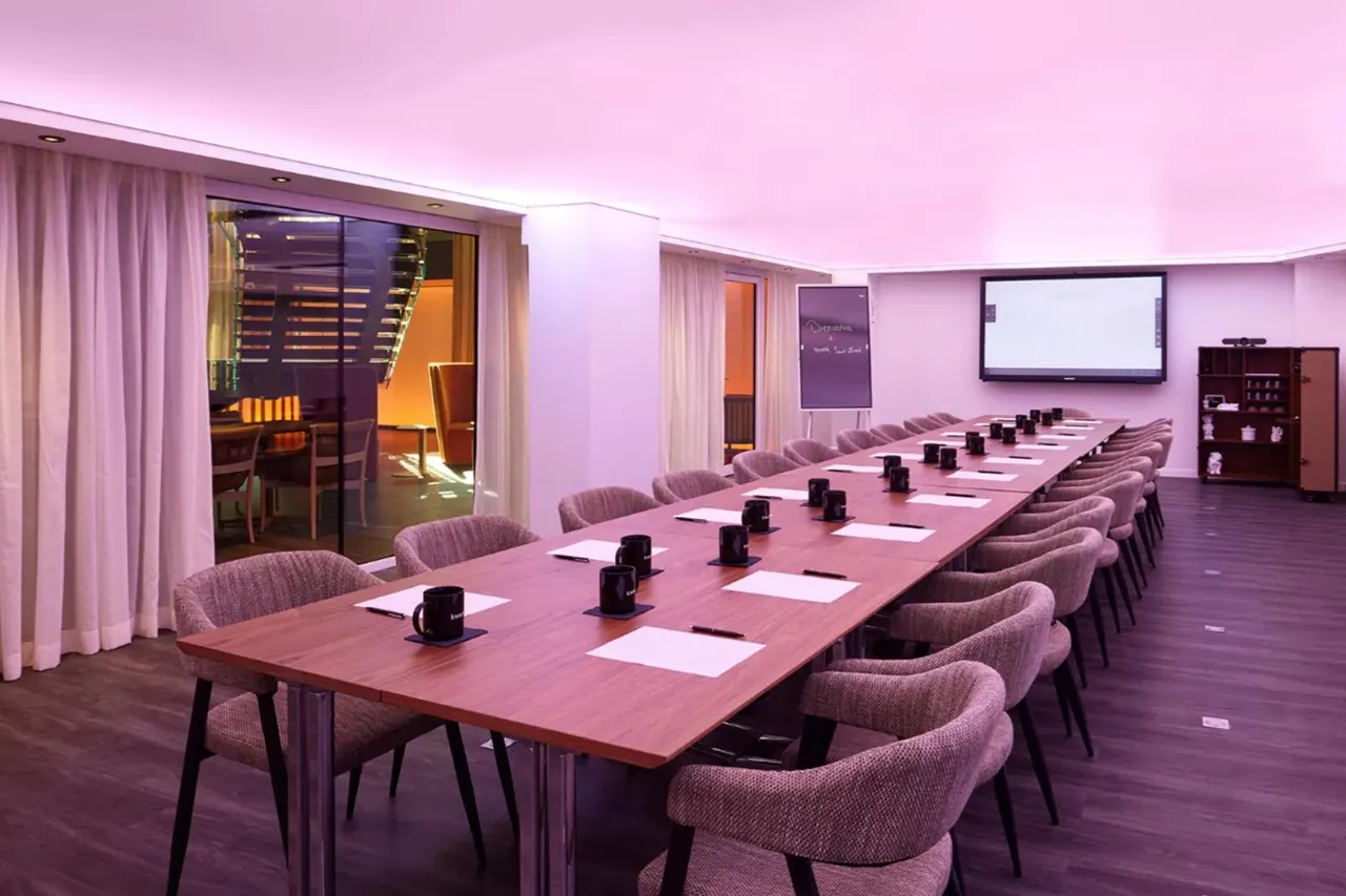 Bureau privé 20 postes à louer - Paris 8e (Rue de Courcelles) - photo 1